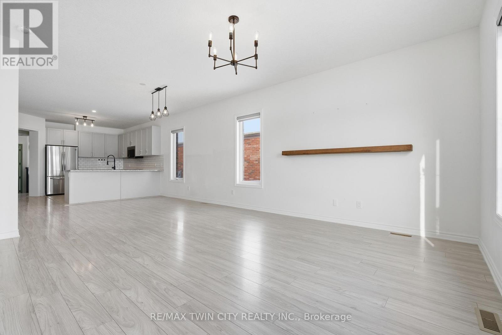 43 Harvest Avenue, Tillsonburg, Ontario  N4G 0H9 - Photo 16 - X12718756