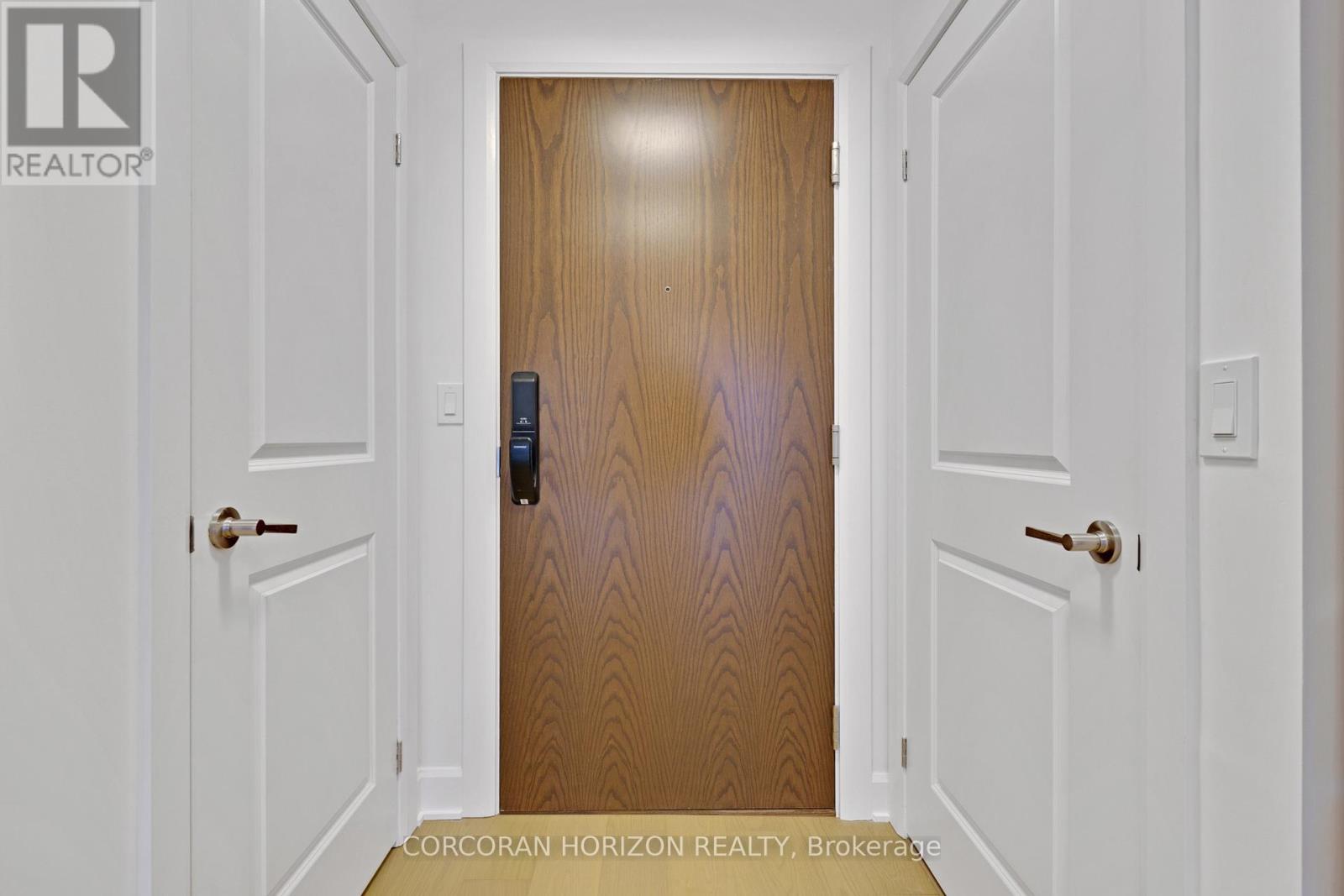 1909 - 3240 William Coltson Avenue, Oakville, Ontario  L6H 8C8 - Photo 3 - W12718846