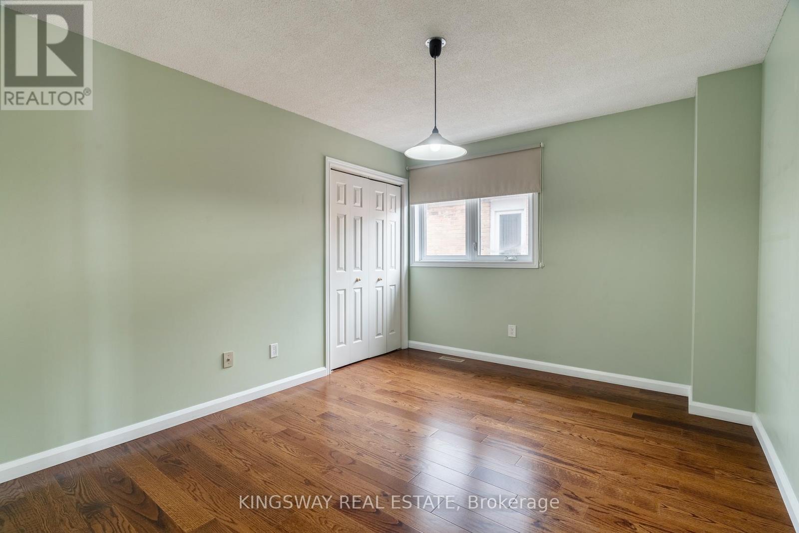 1329 Sweetbirch Crescent, Mississauga, Ontario  L5C 3R4 - Photo 20 - W12718936