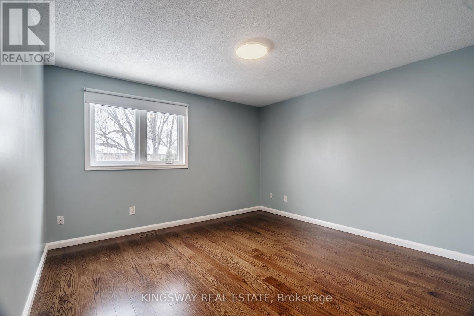 1329 Sweetbirch Crescent, Mississauga, Ontario  L5C 3R4 - Photo 23 - W12718936