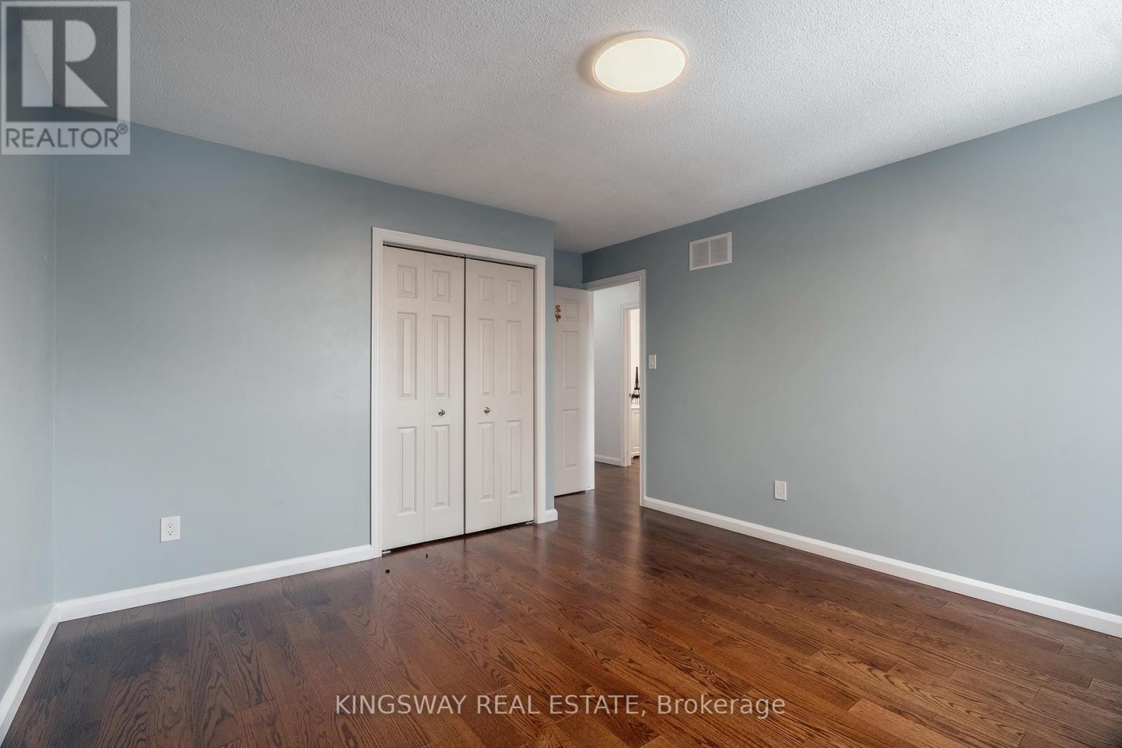 1329 Sweetbirch Crescent, Mississauga, Ontario  L5C 3R4 - Photo 24 - W12718936