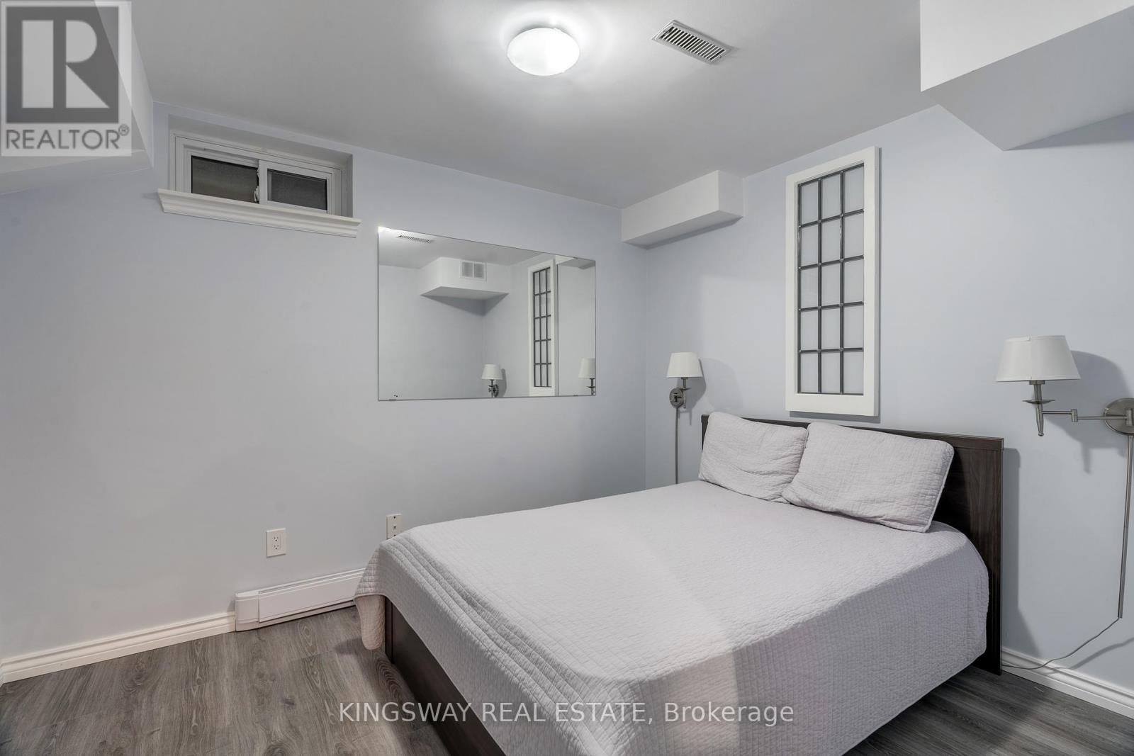 1329 Sweetbirch Crescent, Mississauga, Ontario  L5C 3R4 - Photo 30 - W12718936