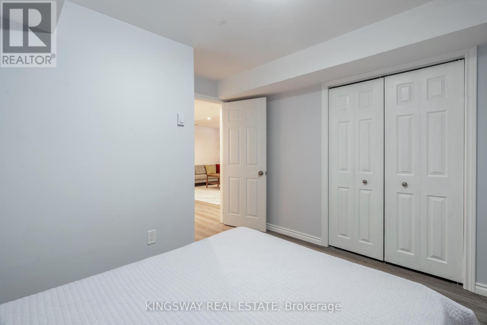 1329 Sweetbirch Crescent, Mississauga, Ontario  L5C 3R4 - Photo 31 - W12718936