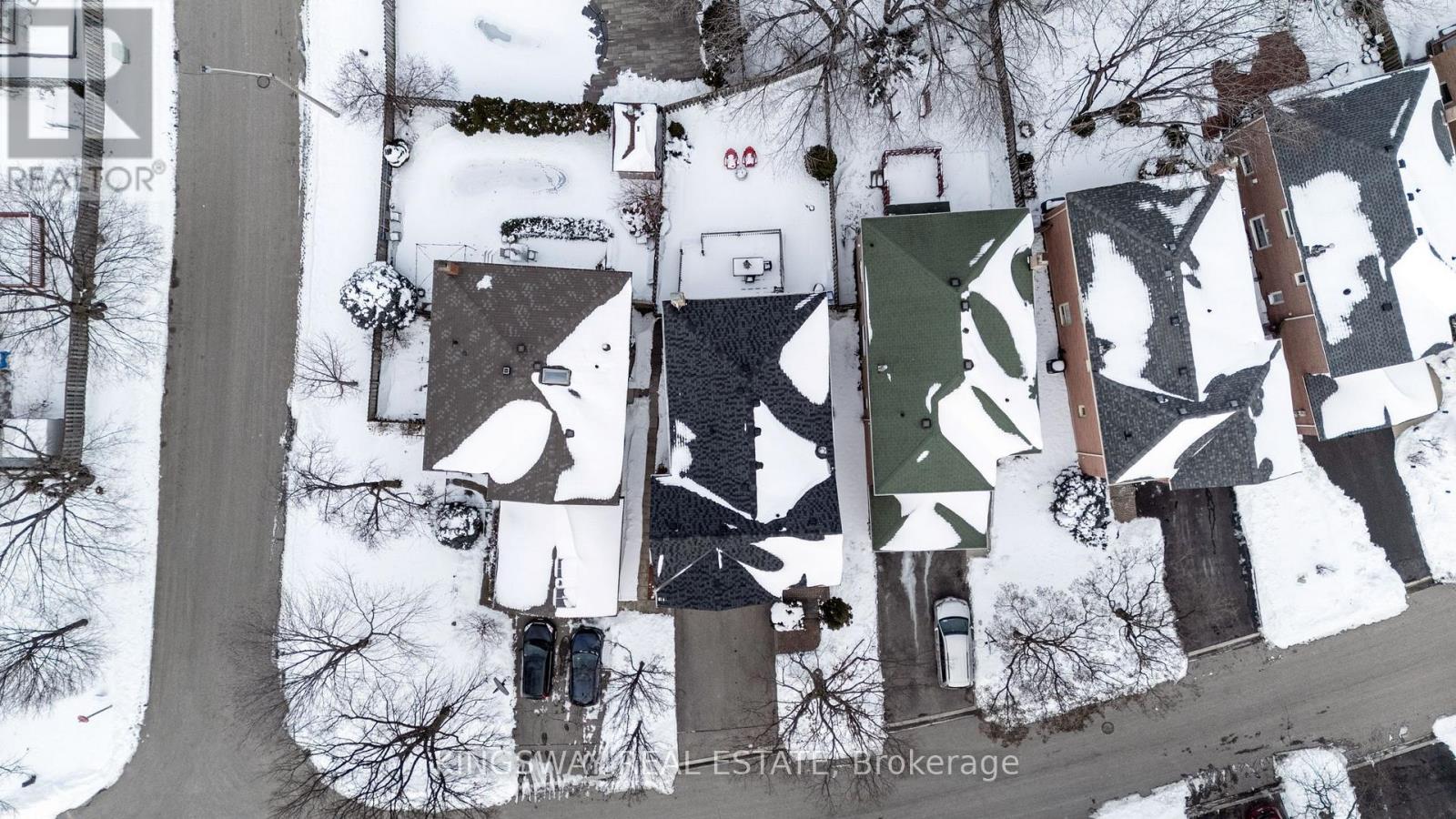 1329 Sweetbirch Crescent, Mississauga, Ontario  L5C 3R4 - Photo 33 - W12718936