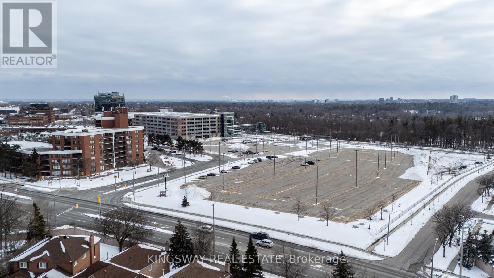 1329 Sweetbirch Crescent, Mississauga, Ontario  L5C 3R4 - Photo 36 - W12718936