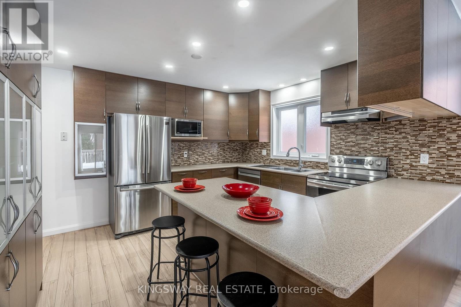 1329 Sweetbirch Crescent, Mississauga, Ontario  L5C 3R4 - Photo 8 - W12718936