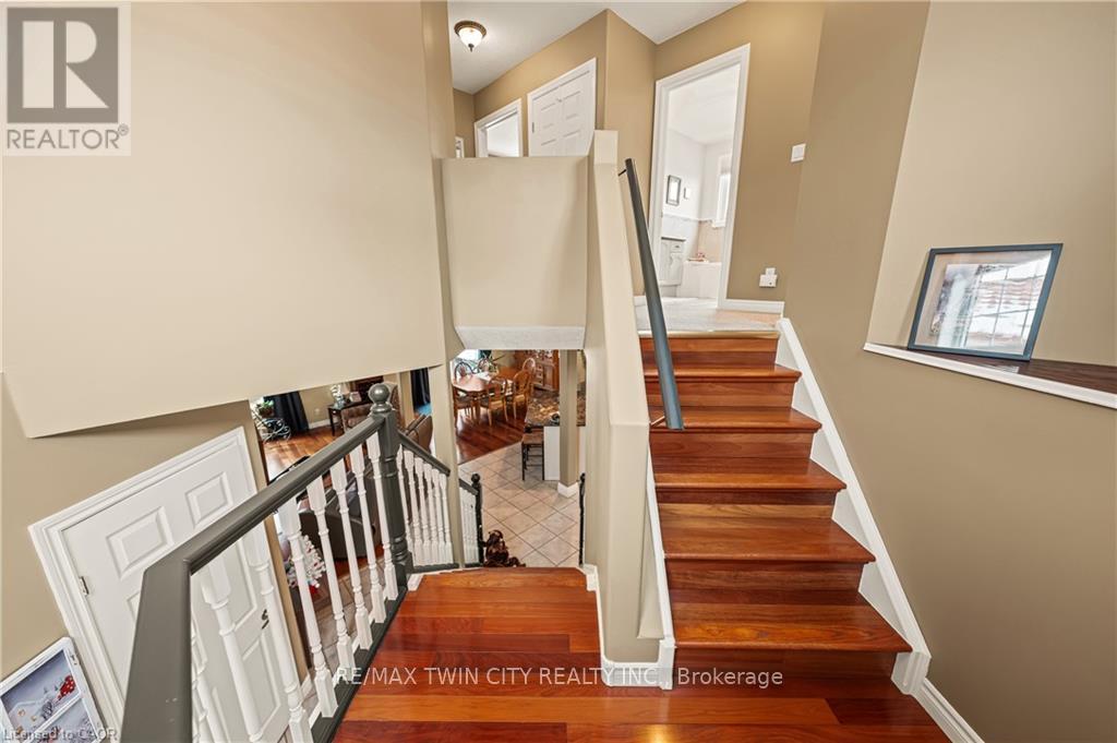 44 Dineen Court, Kitchener, Ontario  N2B 3X3 - Photo 19 - X12718882