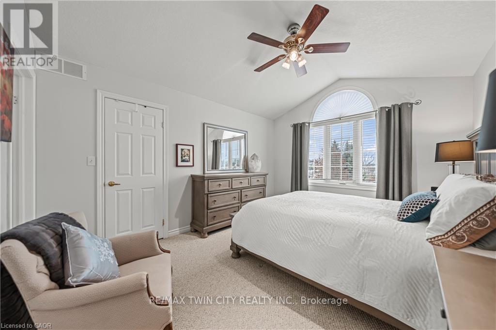 44 Dineen Court, Kitchener, Ontario  N2B 3X3 - Photo 21 - X12718882