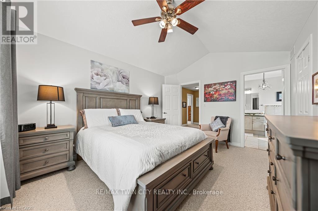 44 Dineen Court, Kitchener, Ontario  N2B 3X3 - Photo 23 - X12718882