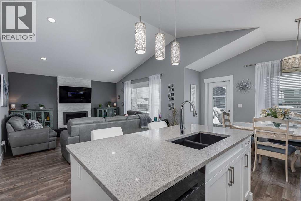 27 Henderson Crescent Nw, Penhold, Alberta  T0M 1R0 - Photo 7 - A2280475