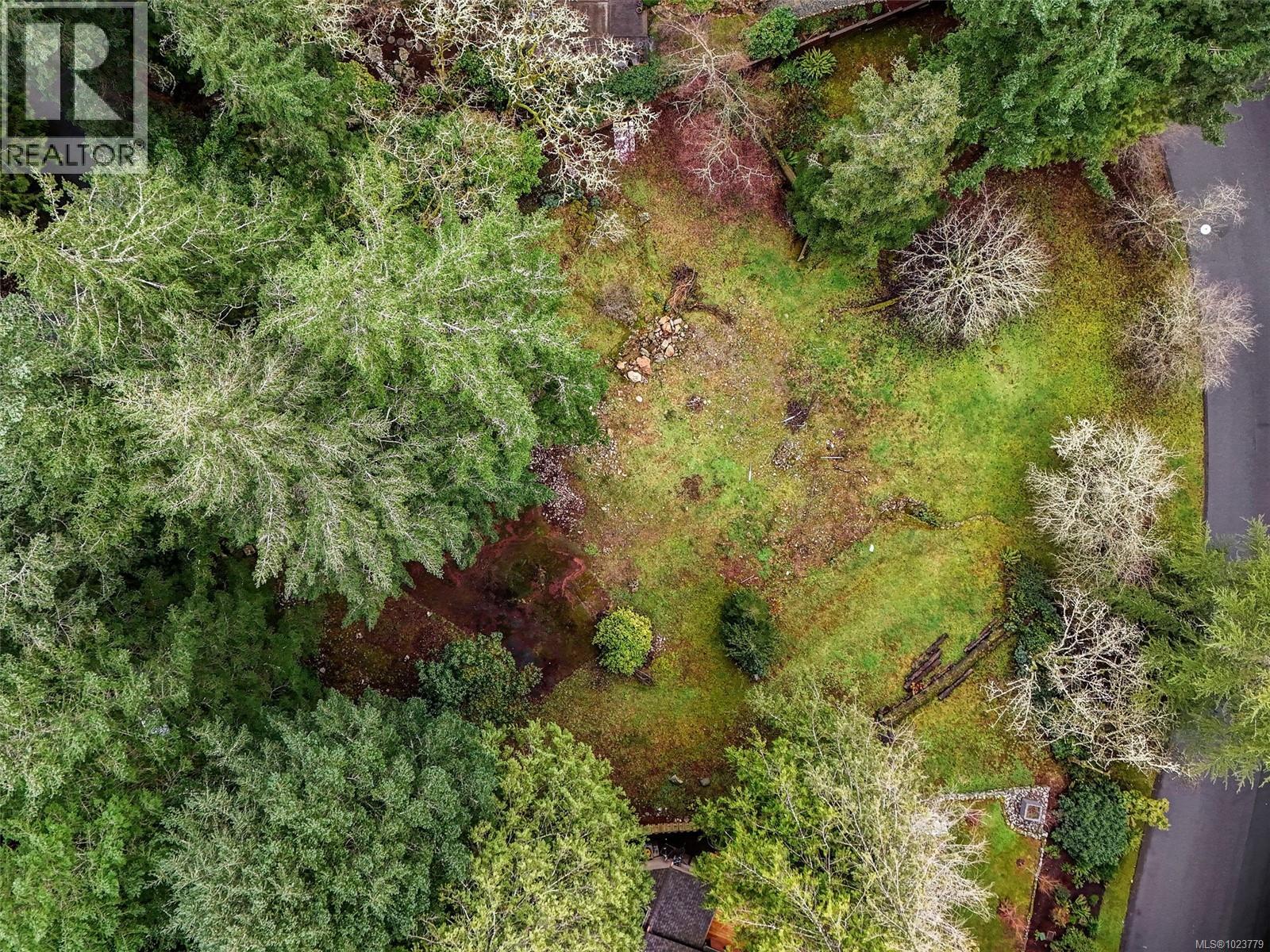 1005 Spiritwood Pl, Saanich, British Columbia  V8Y 1C5 - Photo 11 - 1023779