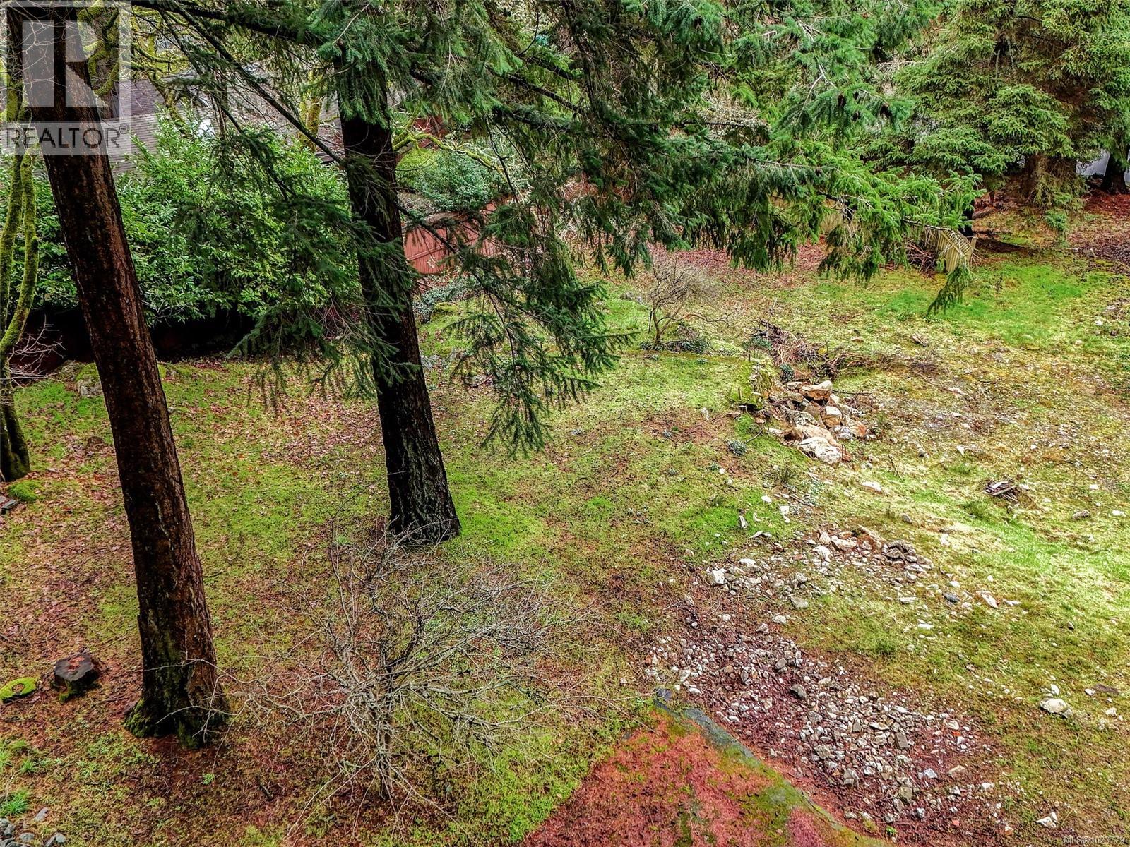 1005 Spiritwood Pl, Saanich, British Columbia  V8Y 1C5 - Photo 14 - 1023779