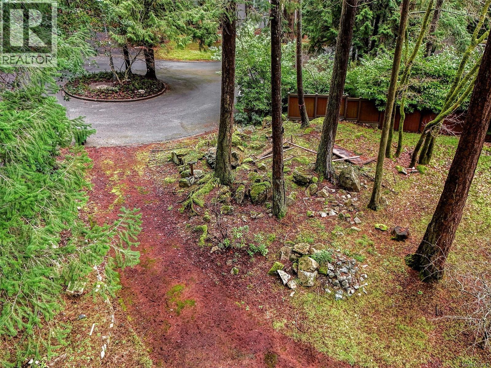 1005 Spiritwood Pl, Saanich, British Columbia  V8Y 1C5 - Photo 15 - 1023779