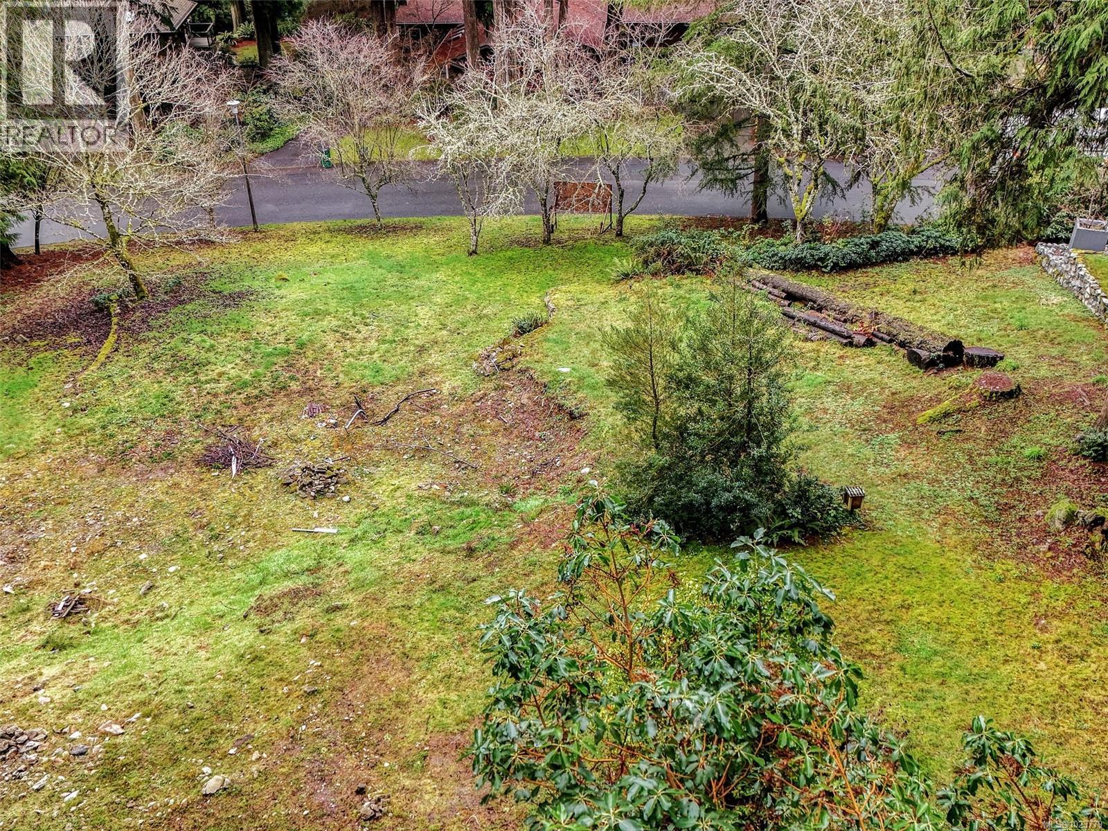 1005 Spiritwood Pl, Saanich, British Columbia  V8Y 1C5 - Photo 16 - 1023779