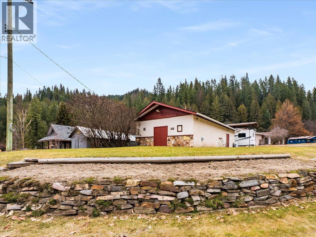 704 Lake Avenue, Silverton, British Columbia  V0G 1S0 - Photo 2 - 10373334