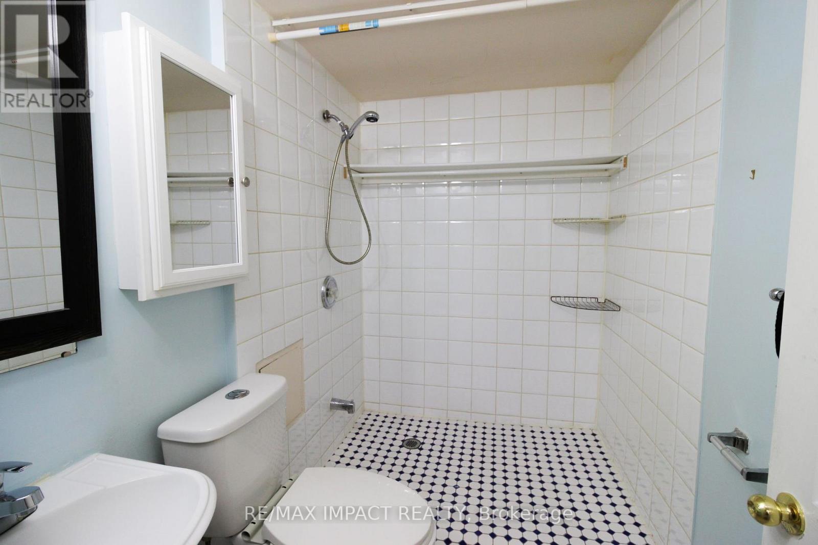 112 - 454 Centre Street S, Oshawa, Ontario  L1H 4C2 - Photo 8 - E12718982