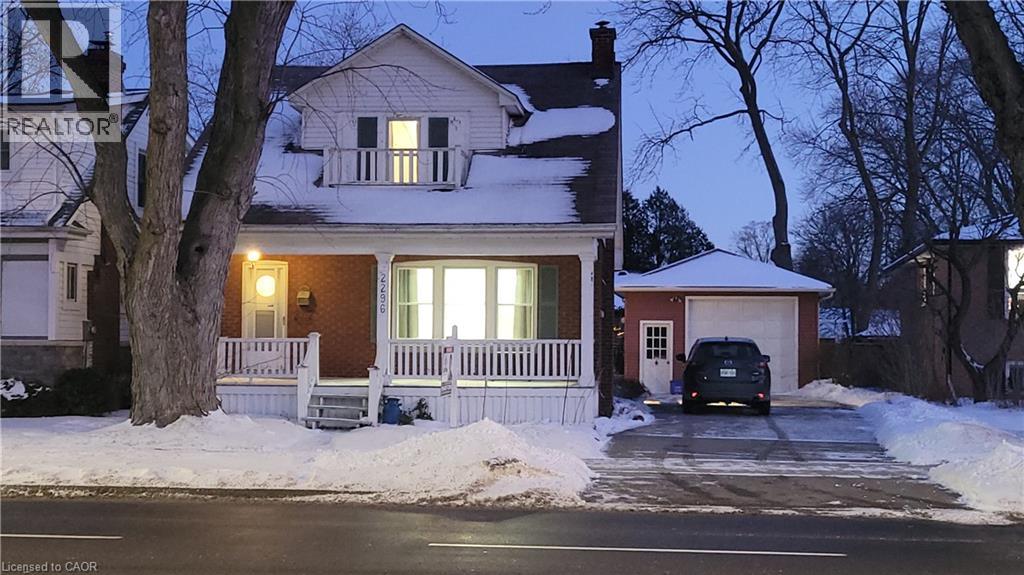 2296 NEW Street, Burlington, Ontario