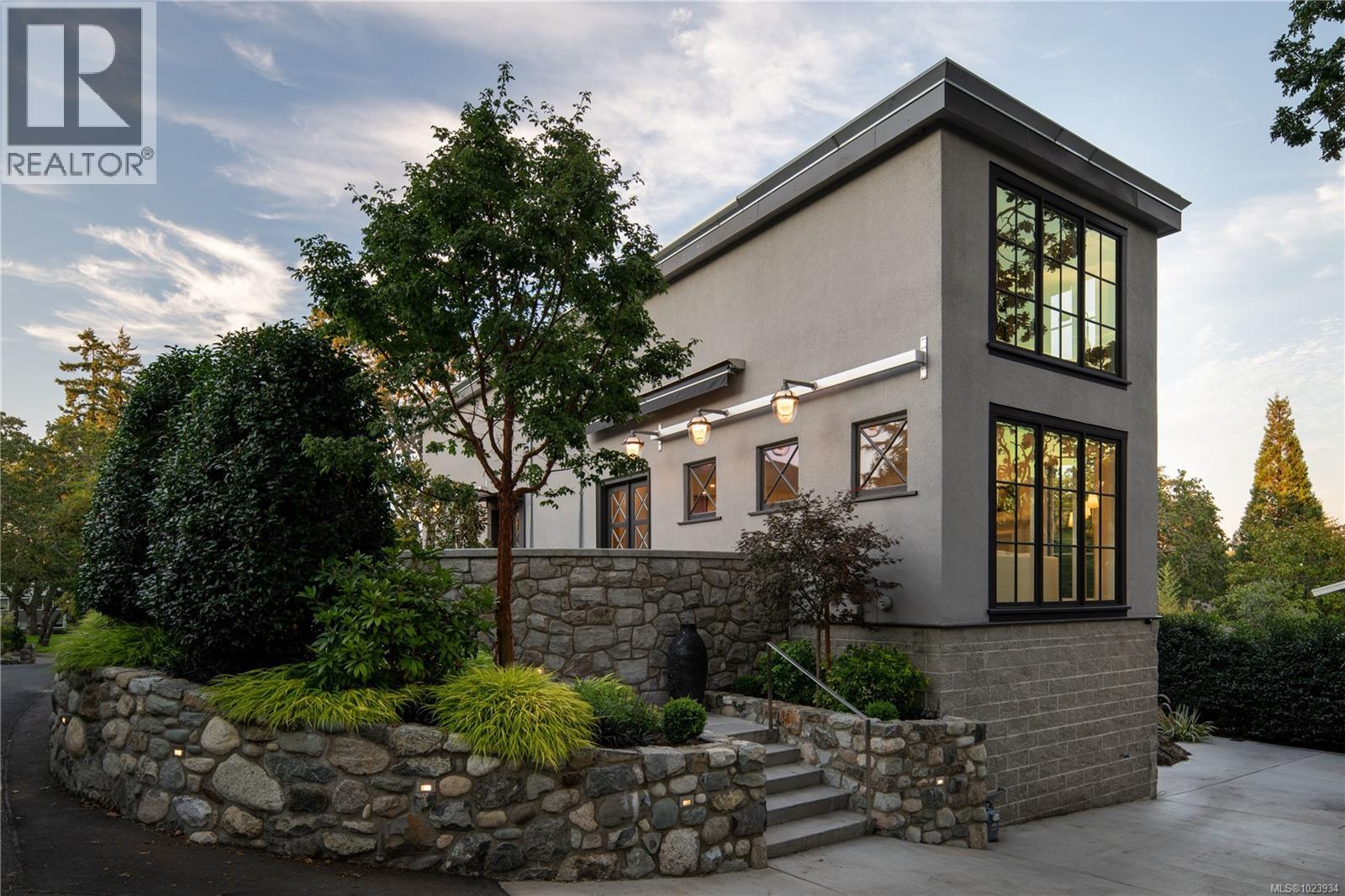 2175 Granite St, Oak Bay, British Columbia  V8S 3G8 - Photo 4 - 1023934