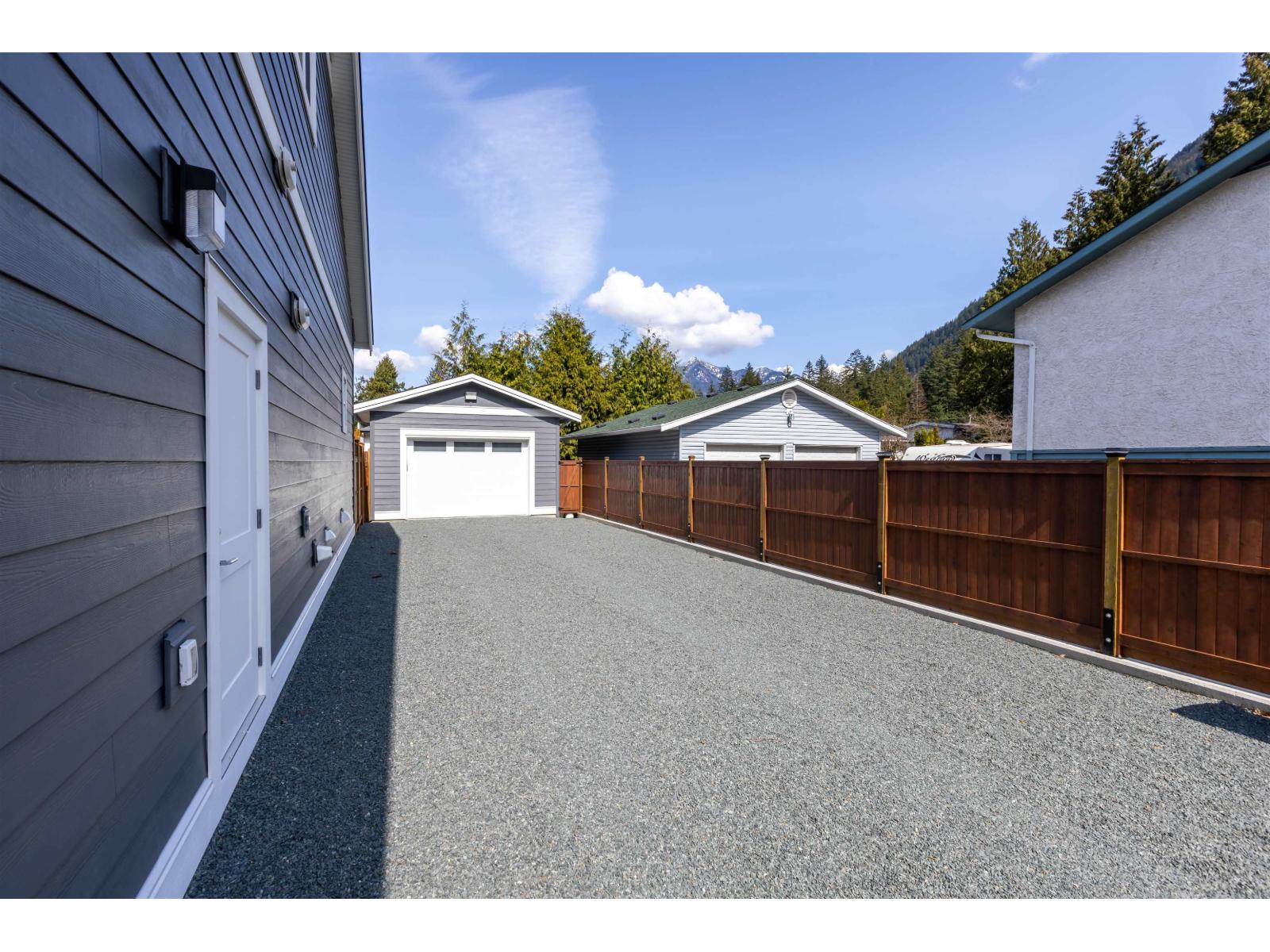 63711 Rosewood Avenue, Hope, Hope, British Columbia  V0X 1L2 - Photo 30 - R3081983