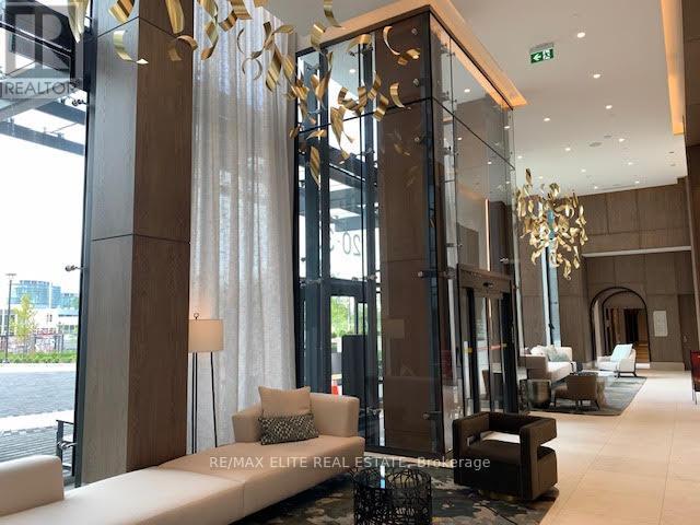 805 - 30 INN ON THE PARK DRIVE, Toronto, Ontario