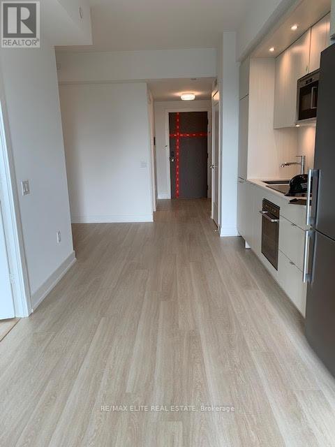 805 - 30 Inn On The Park Drive, Toronto, Ontario  M3C 0P8 - Photo 2 - C12718746