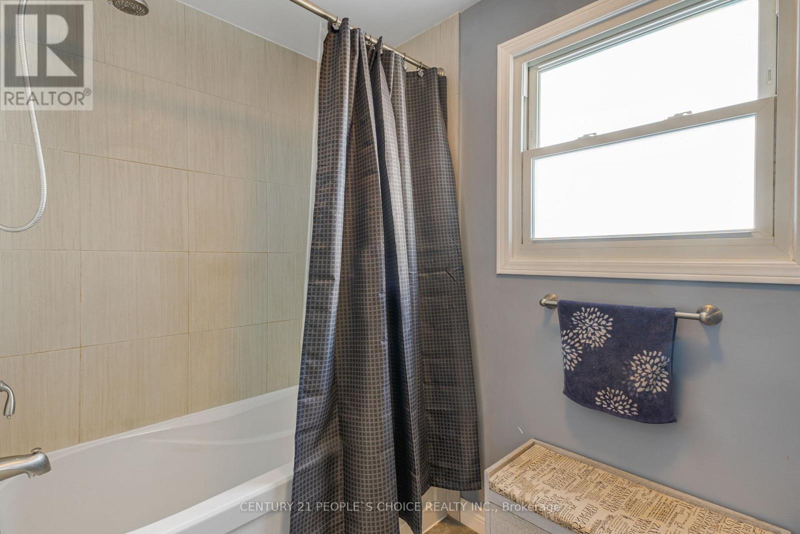 38 Culligan Crescent, Thorold, Ontario  L2V 4P1 - Photo 9 - X12712422