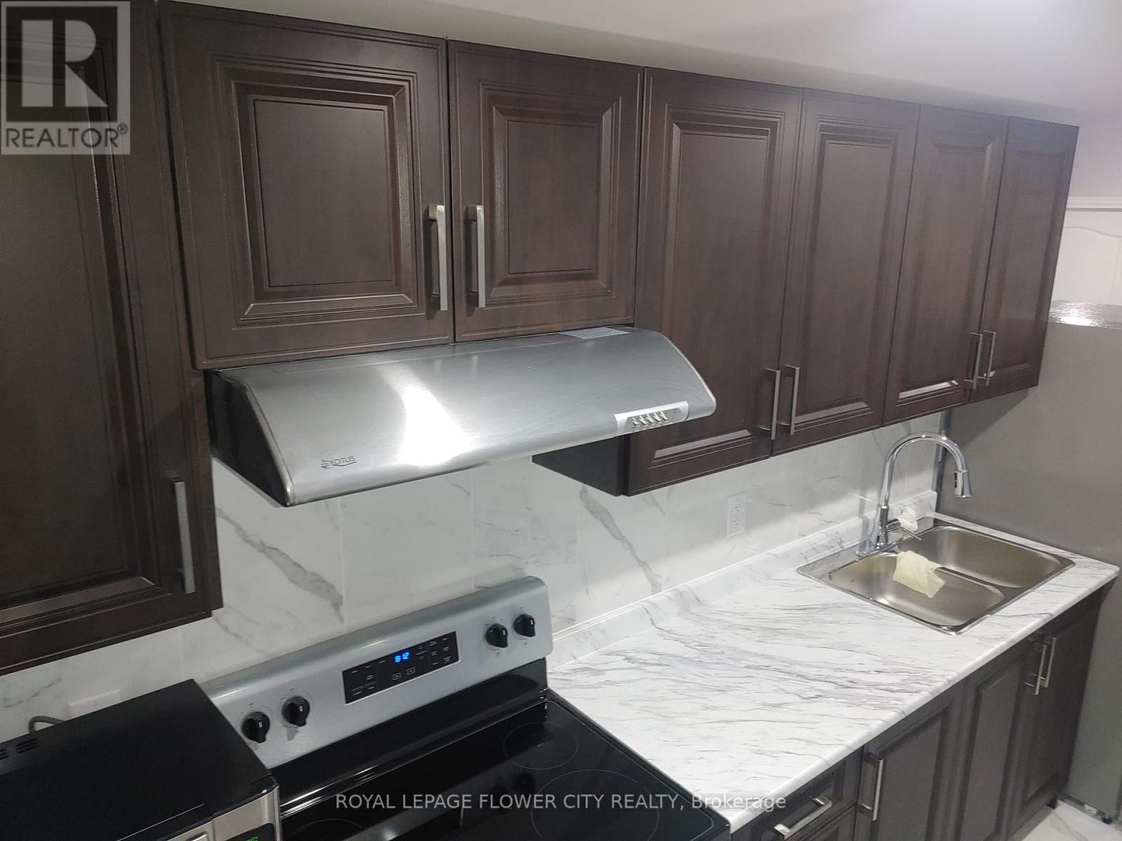 159 Forest Creek Drive, Kitchener, Ontario  N2R 0M1 - Photo 32 - X12715698