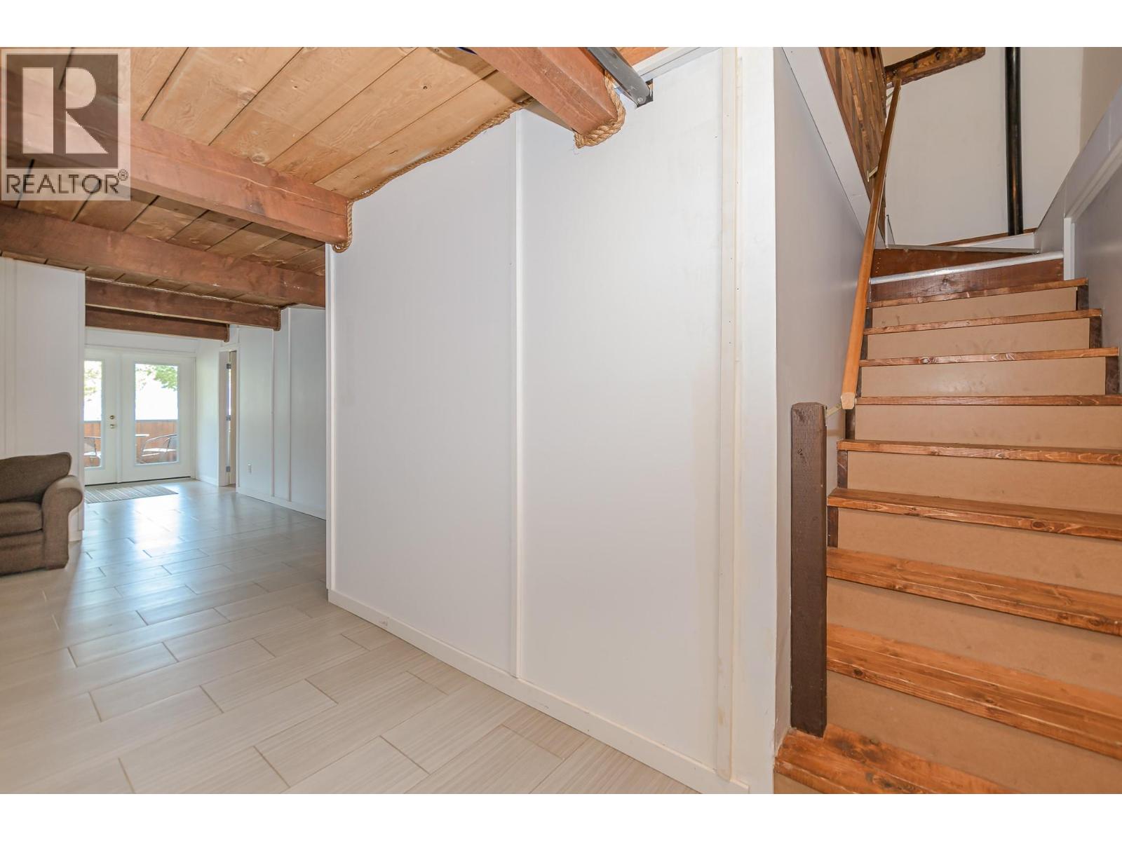 8323 Trans Canada Highway, Revelstoke, British Columbia  V0E 2S0 - Photo 29 - 10372765