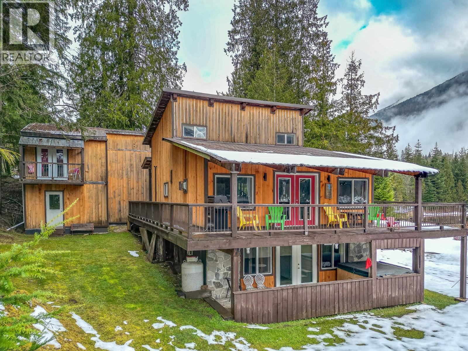 8323 Trans Canada Highway, Revelstoke, British Columbia  V0E 2S0 - Photo 70 - 10372765