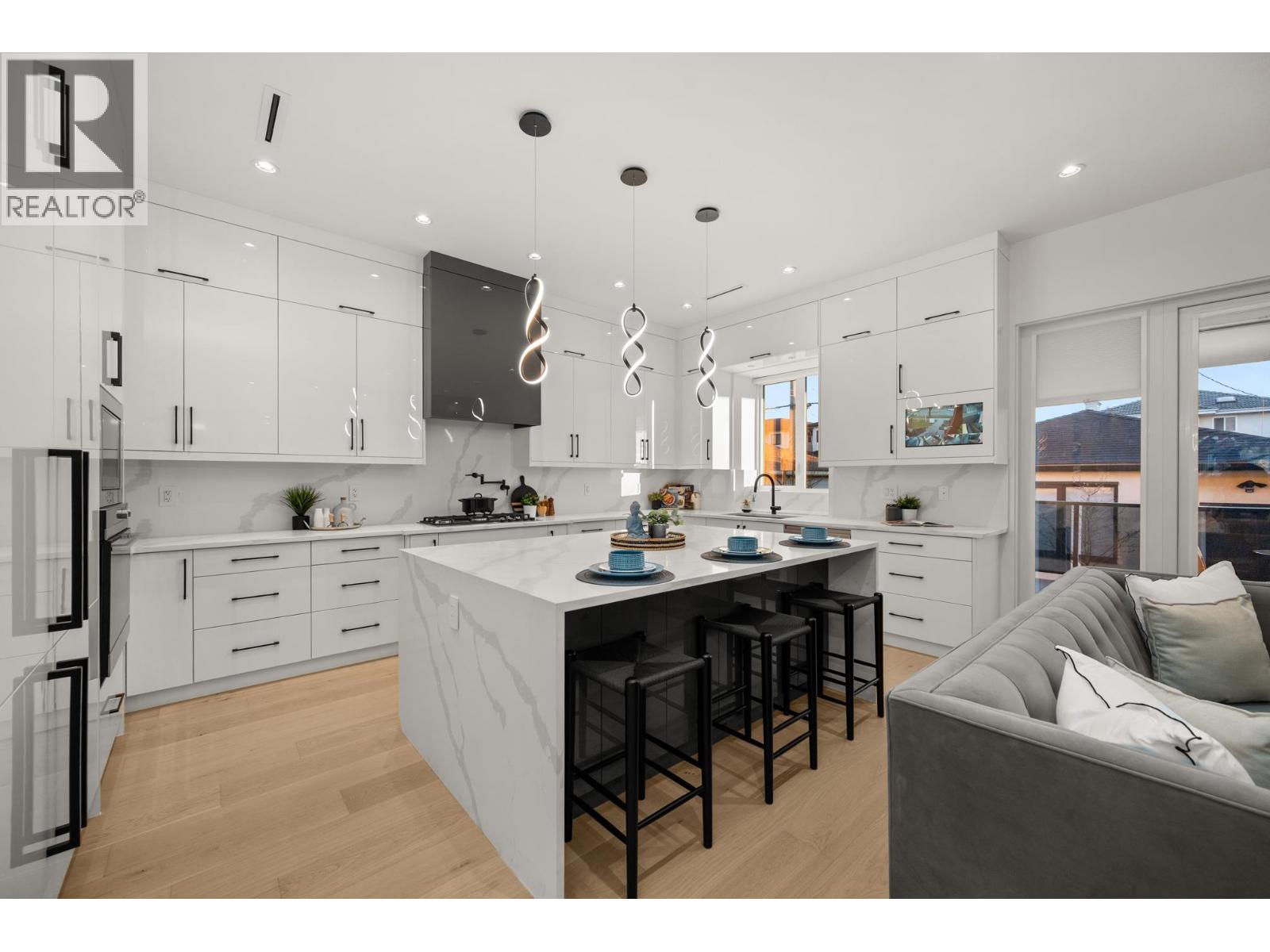 4346 Pender Street, Burnaby, British Columbia  V5C 2M6 - Photo 14 - R3082017