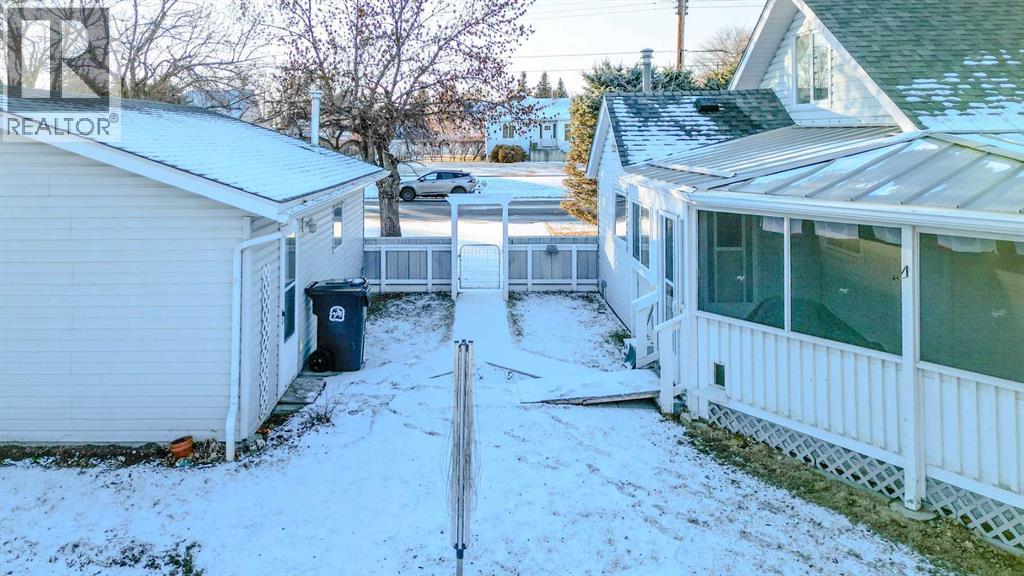 196 W 100 S, Raymond, Alberta  T0K 2S0 - Photo 7 - A2279930