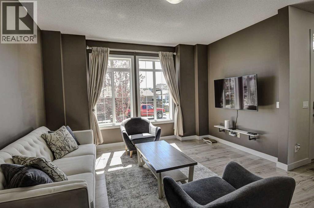 78 Marquis Heights Se, Calgary, Alberta  T3M 2A8 - Photo 2 - A2268771