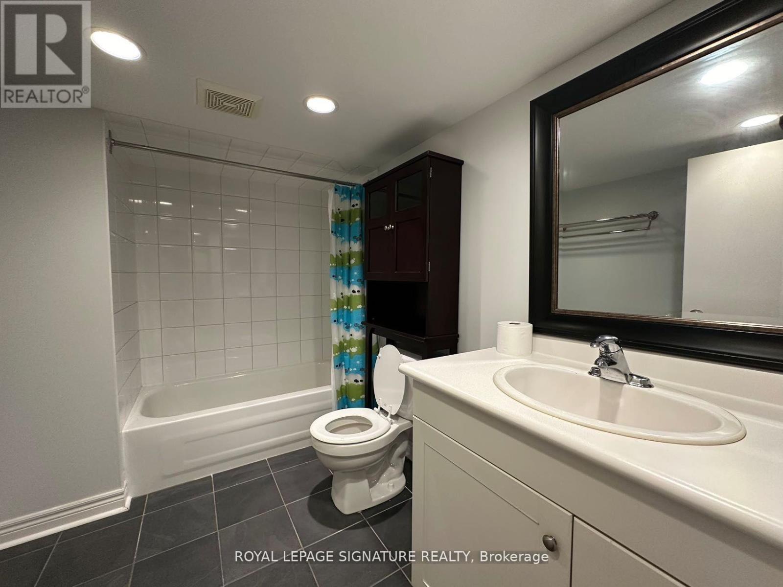 241 Deloraine Avenue, Toronto, Ontario  M5M 2B2 - Photo 12 - C12718966