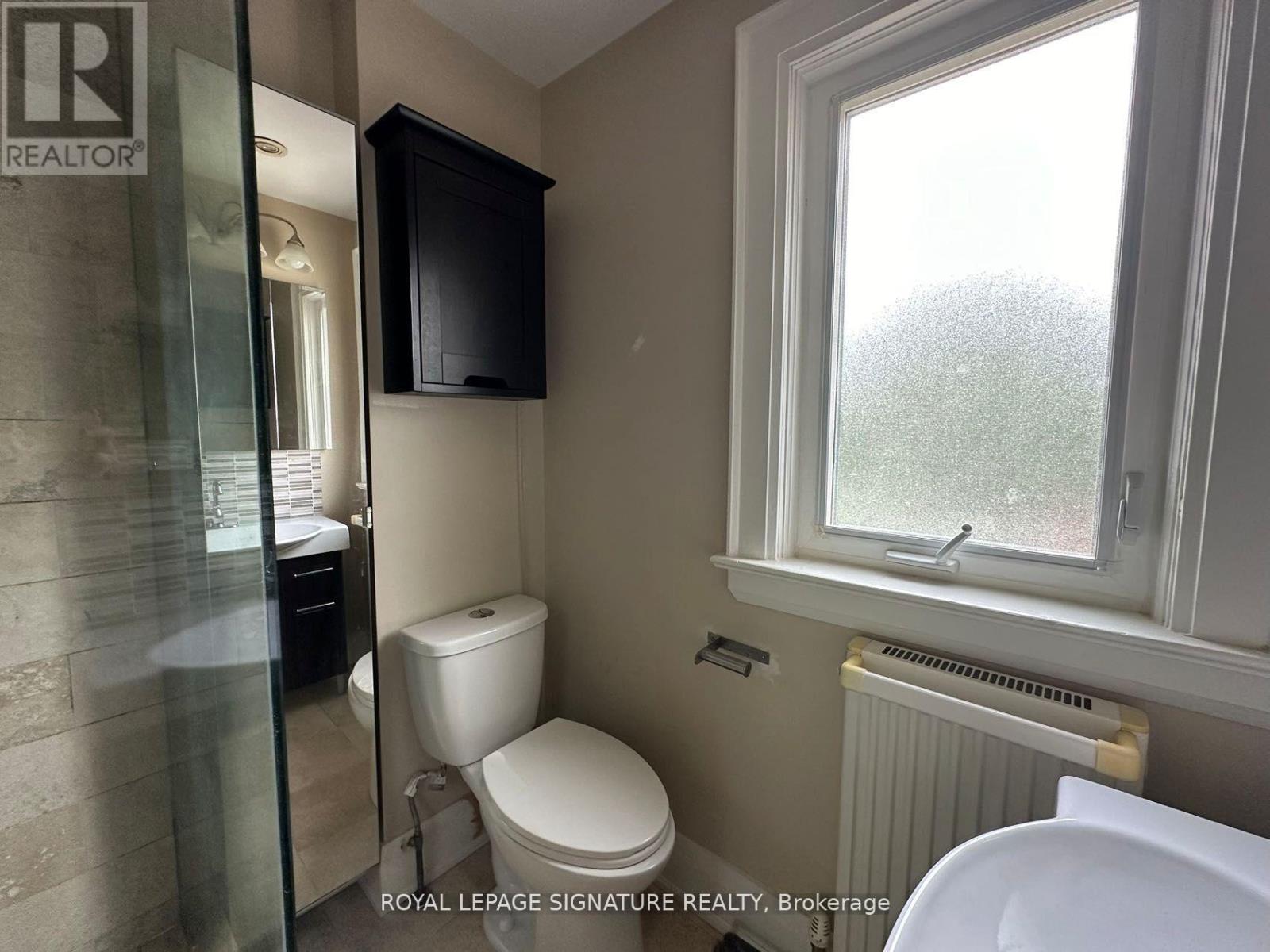 241 Deloraine Avenue, Toronto, Ontario  M5M 2B2 - Photo 5 - C12718966