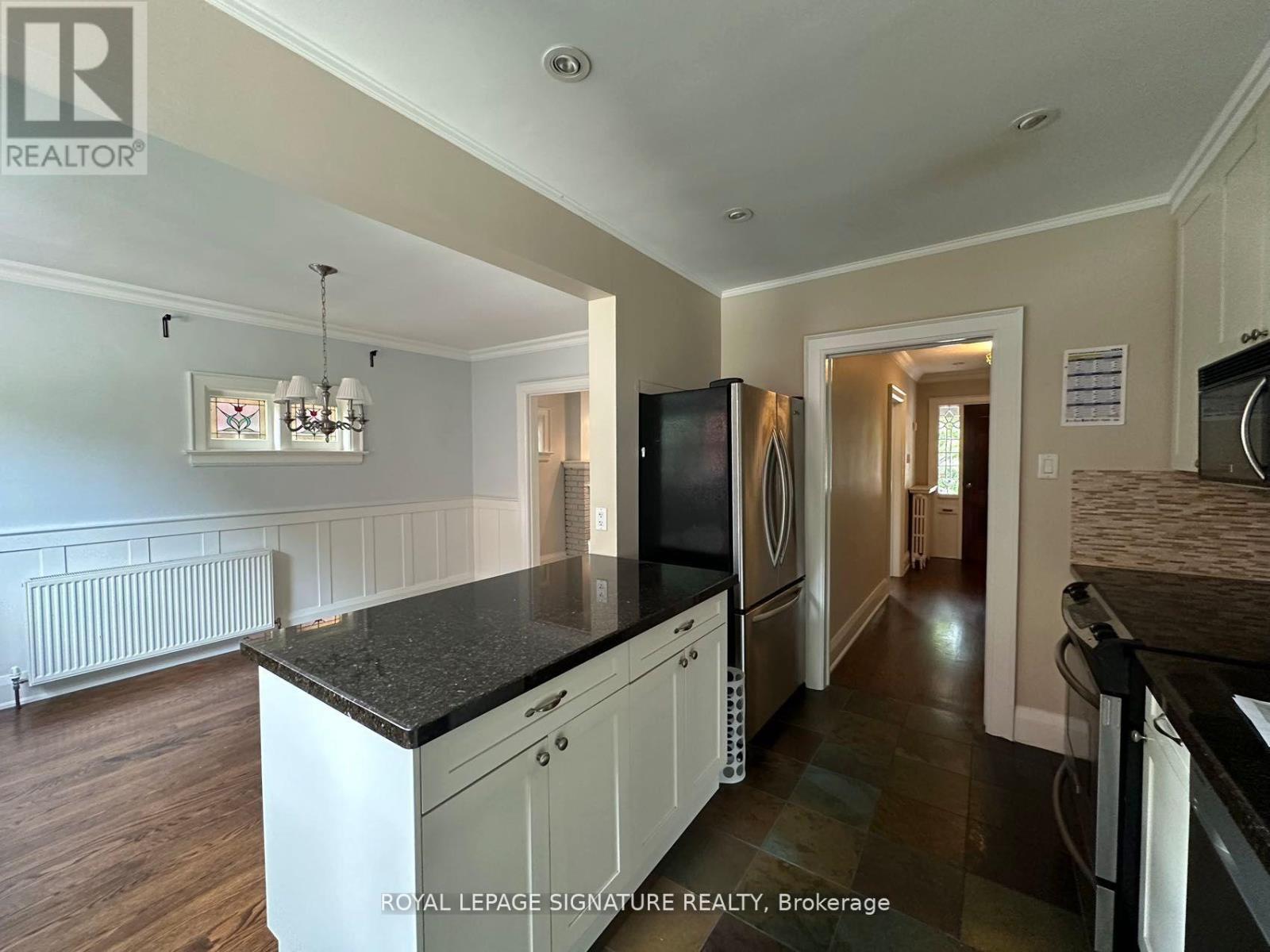 241 Deloraine Avenue, Toronto, Ontario  M5M 2B2 - Photo 6 - C12718966