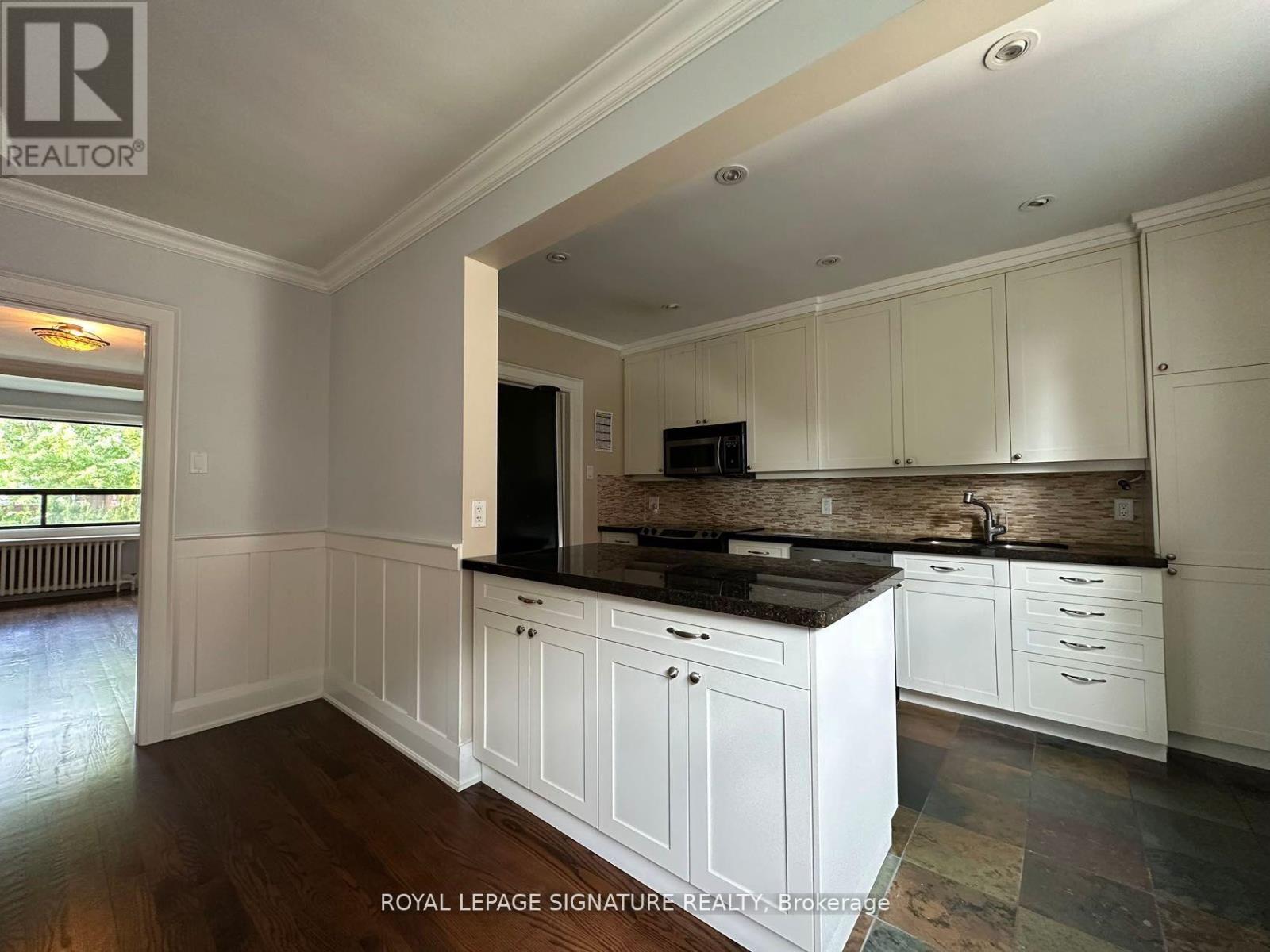 241 Deloraine Avenue, Toronto, Ontario  M5M 2B2 - Photo 9 - C12718966