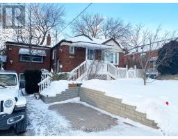42 YARDLEY AVENUE, Toronto, Ontario