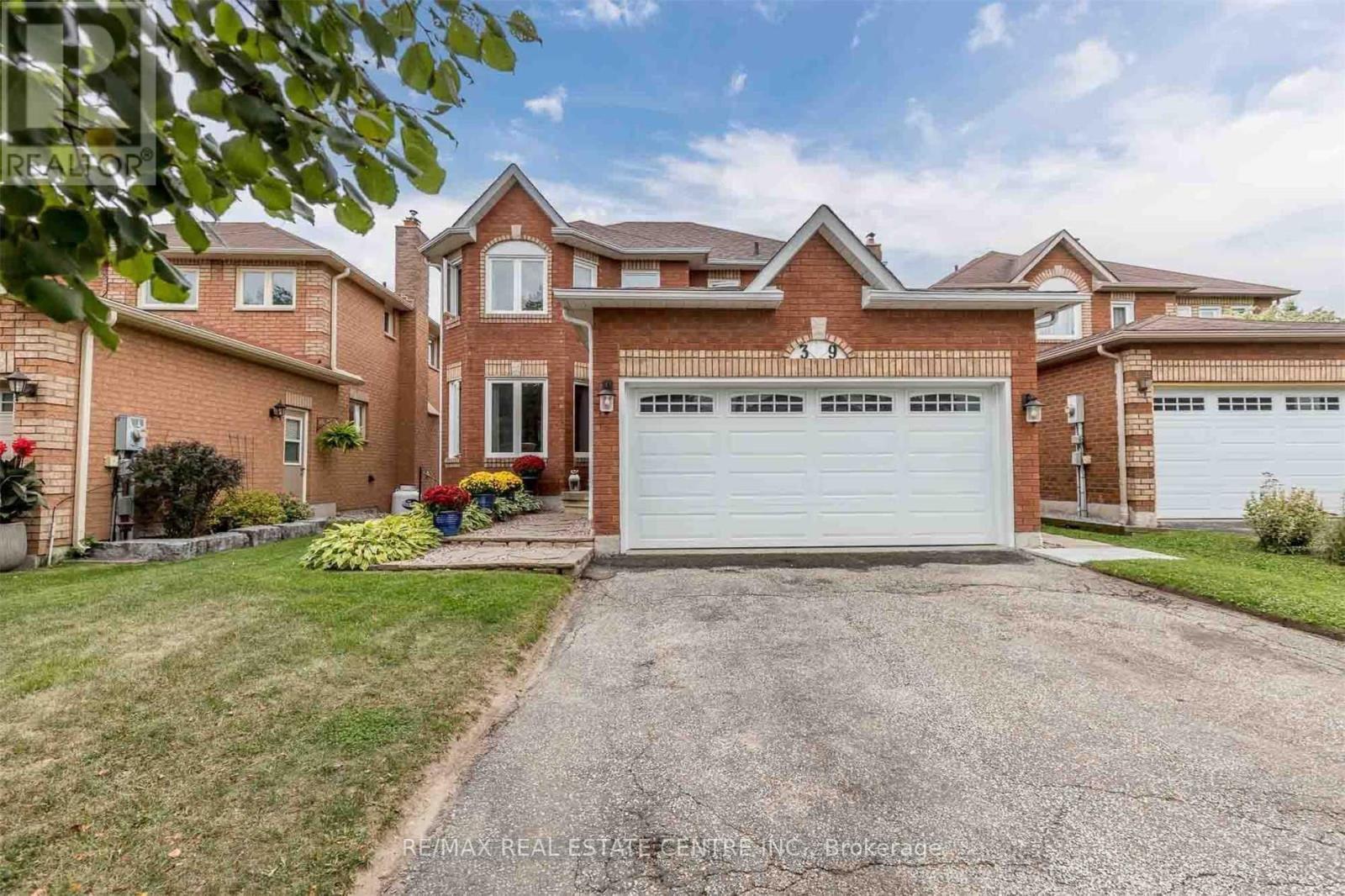 UPPER - 39 MCMILLAN CRESCENT, Barrie, Ontario