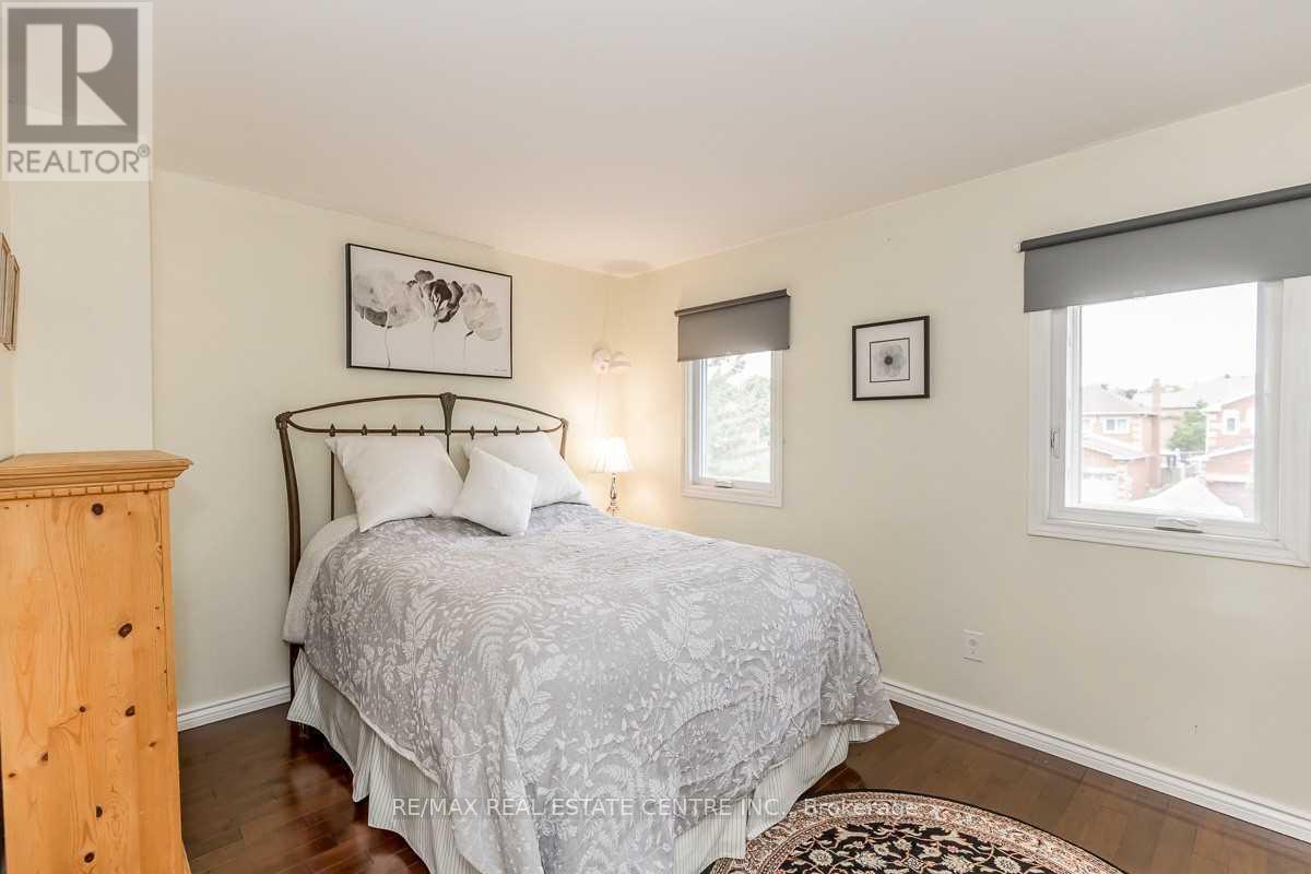 Upper - 39 Mcmillan Crescent, Barrie, Ontario  L4N 7H2 - Photo 14 - S12718970