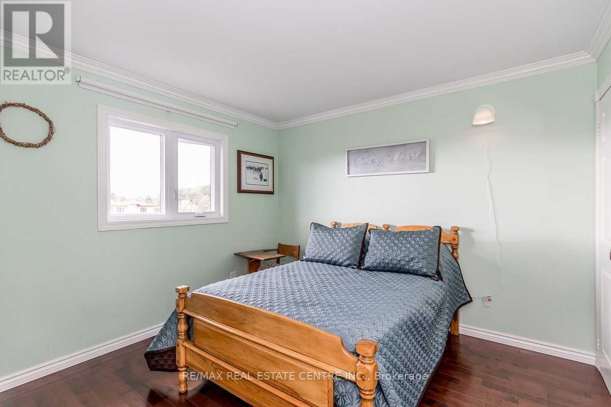 Upper - 39 Mcmillan Crescent, Barrie, Ontario  L4N 7H2 - Photo 15 - S12718970