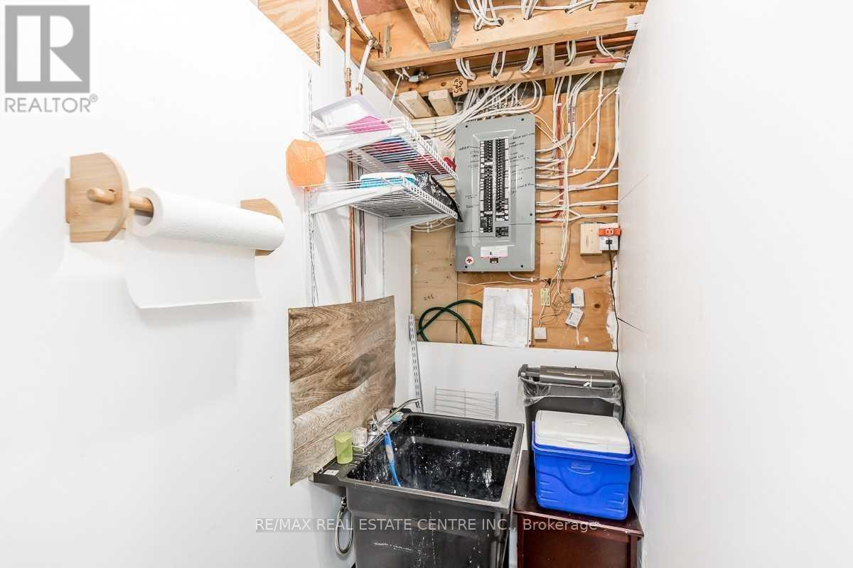 Upper - 39 Mcmillan Crescent, Barrie, Ontario  L4N 7H2 - Photo 22 - S12718970