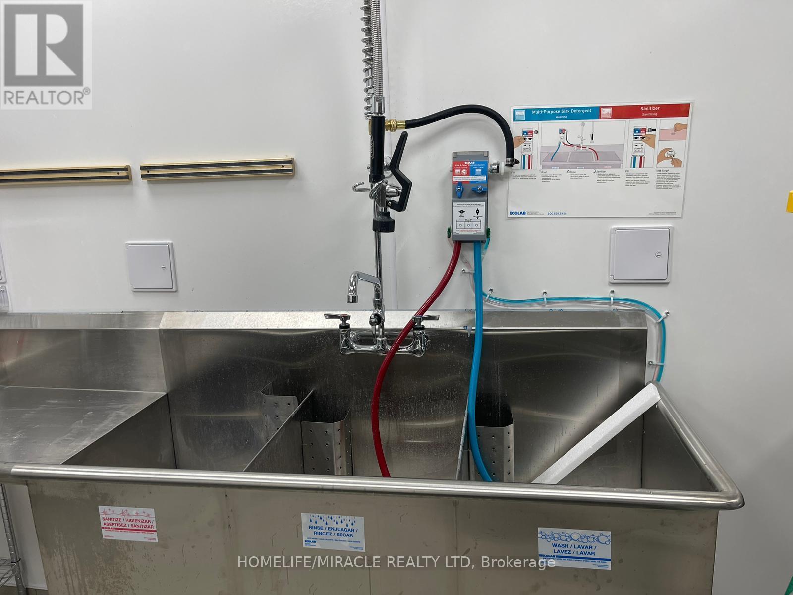 3 - 174 Union Street, Wilmot, Ontario  N3A 1R5 - Photo 8 - X12700940