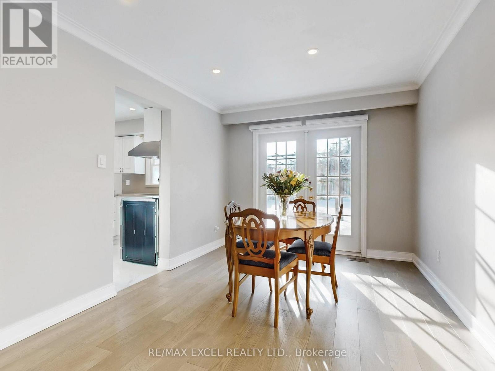 211 The Westway, Toronto, Ontario  M9R 1E9 - Photo 10 - W12718968