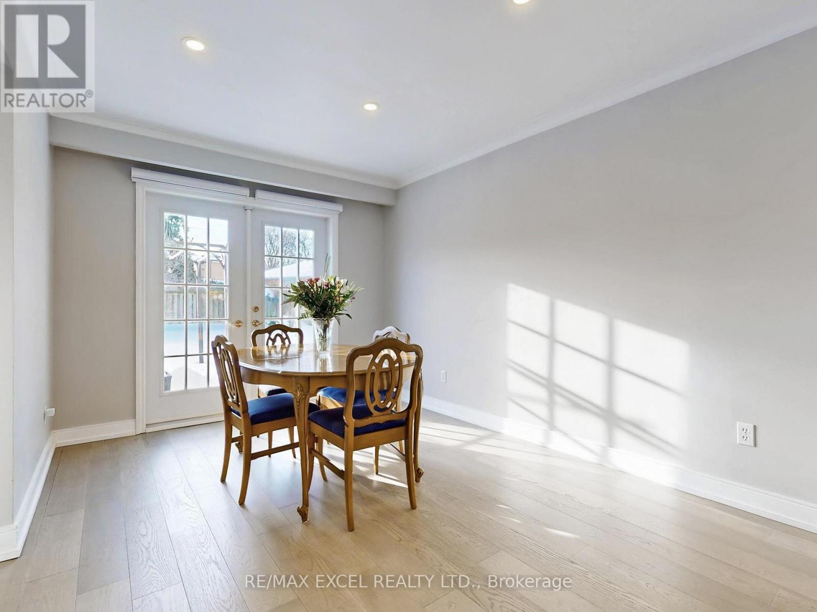 211 The Westway, Toronto, Ontario  M9R 1E9 - Photo 11 - W12718968