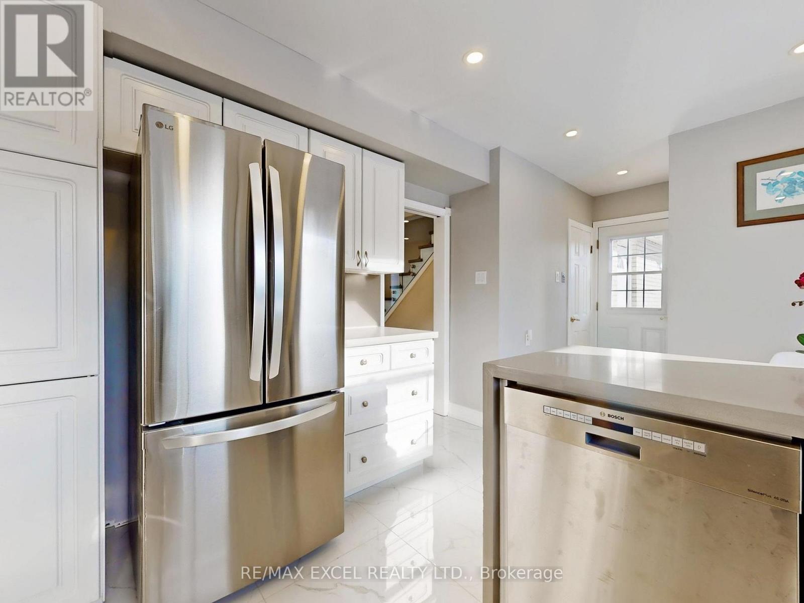 211 The Westway, Toronto, Ontario  M9R 1E9 - Photo 16 - W12718968