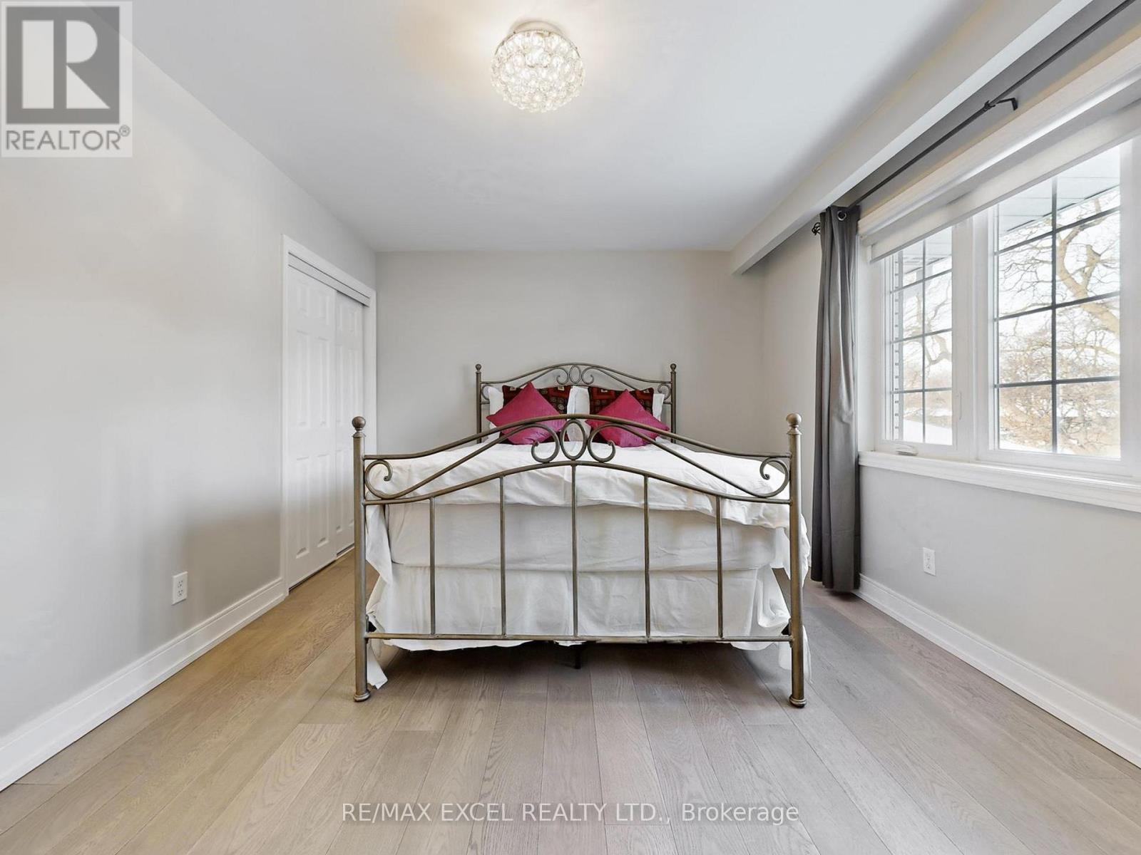 211 The Westway, Toronto, Ontario  M9R 1E9 - Photo 20 - W12718968