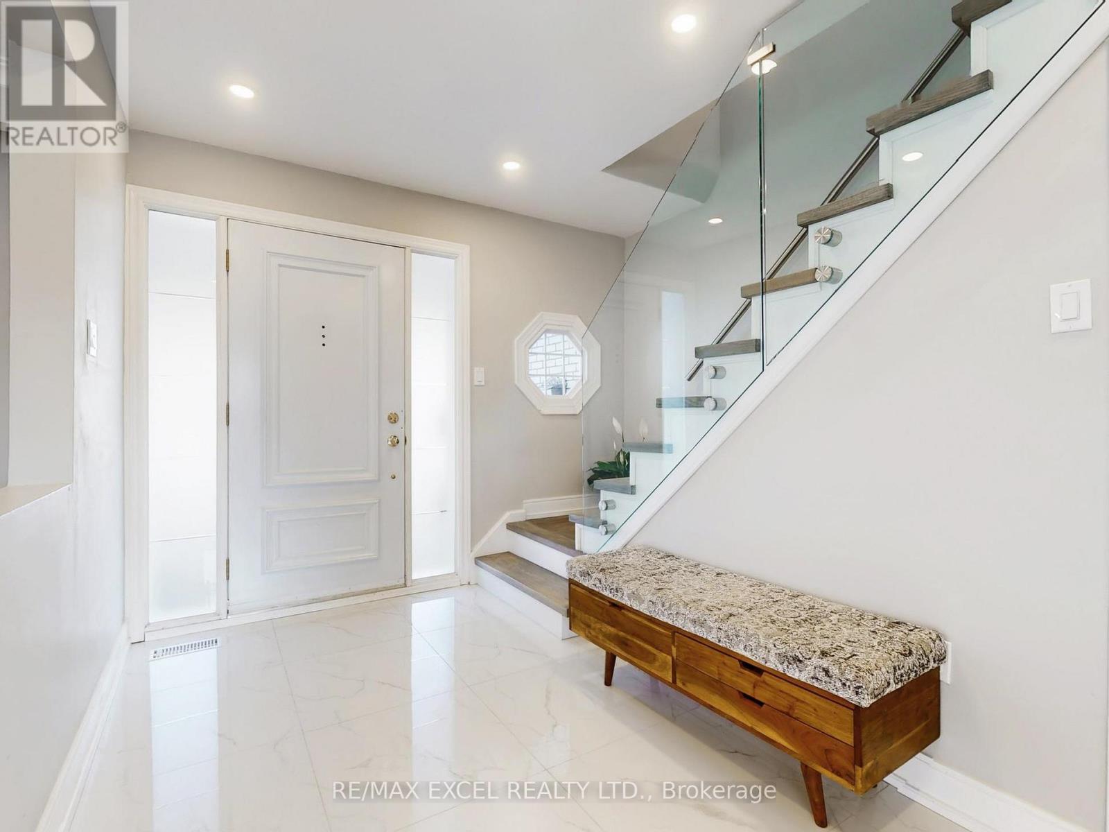 211 The Westway, Toronto, Ontario  M9R 1E9 - Photo 4 - W12718968