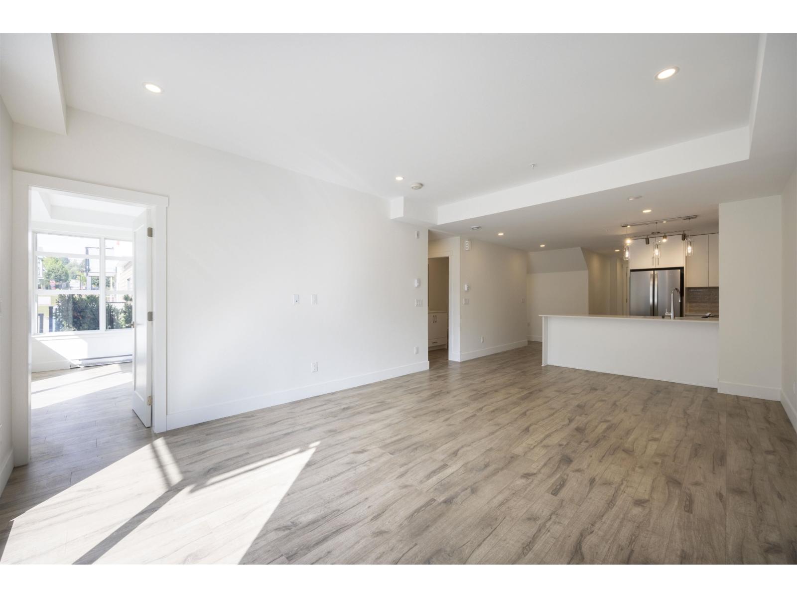 11 6328 King George Boulevard, Surrey, British Columbia  V3X 1E9 - Photo 1 - R3082054