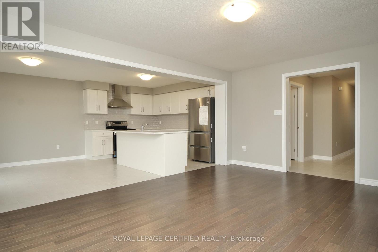 2 Crosswinds Drive, Kitchener, Ontario  N2A 0J7 - Photo 11 - X12718948