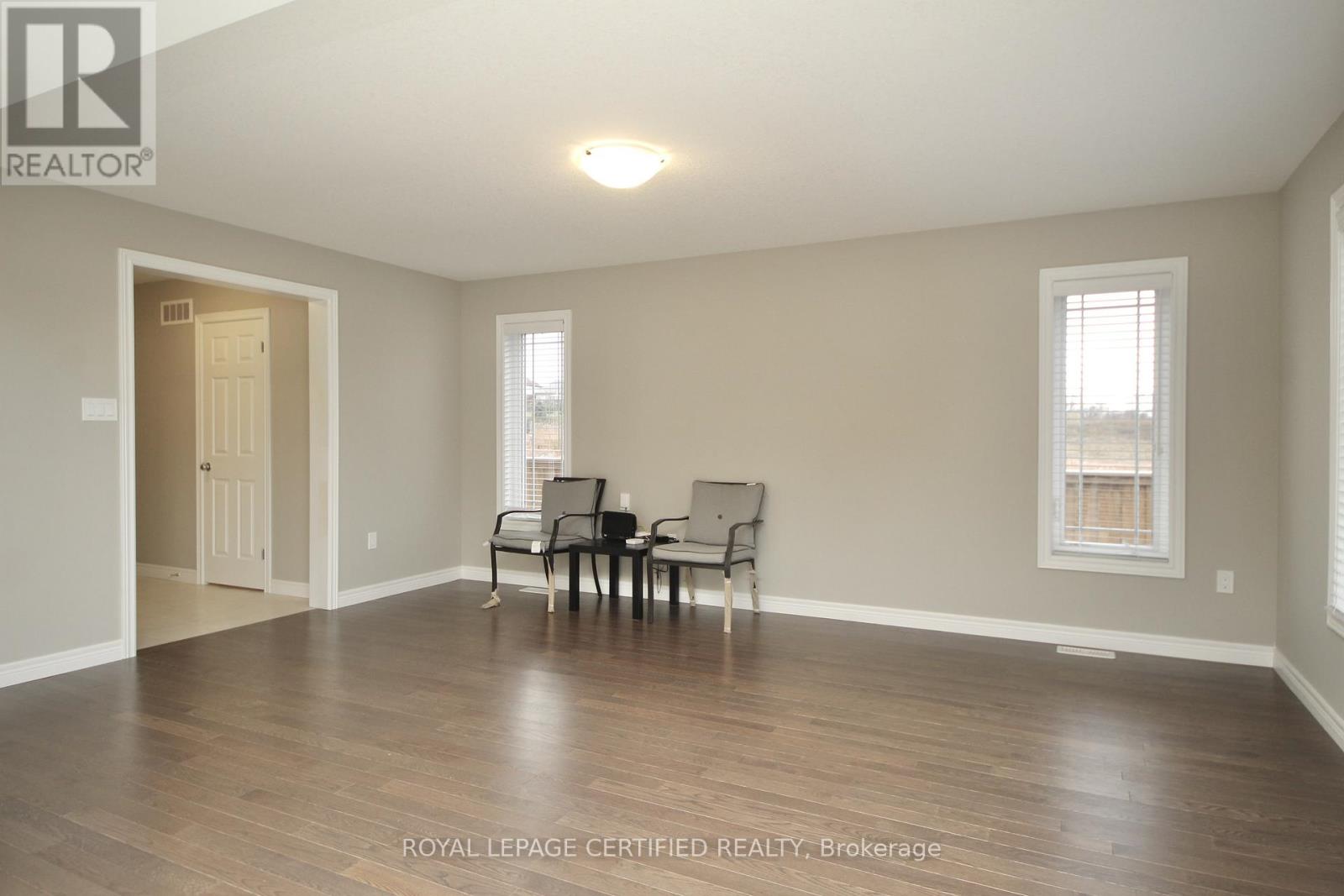 2 Crosswinds Drive, Kitchener, Ontario  N2A 0J7 - Photo 13 - X12718948